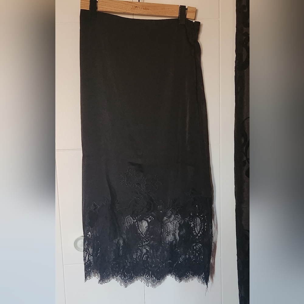 NWT Elegant Black Lace Trim Skirt